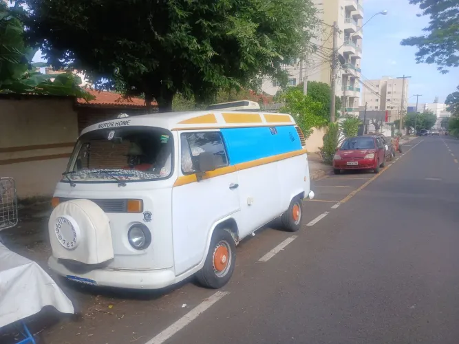 Volkswagen Kombi Furgão 2005