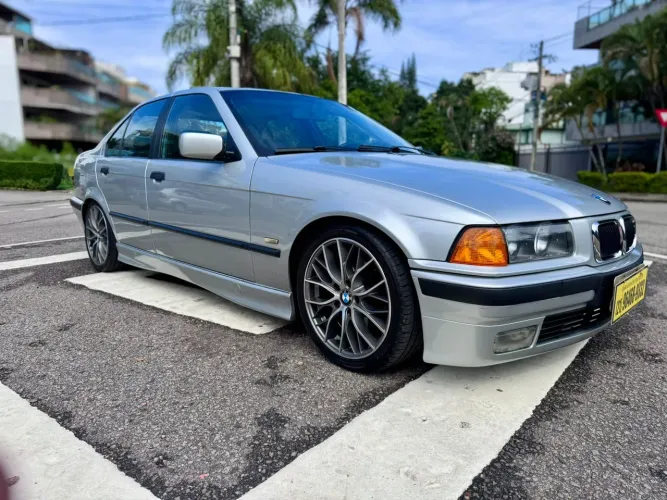 BMW 323I A 2.5 24V 1998
