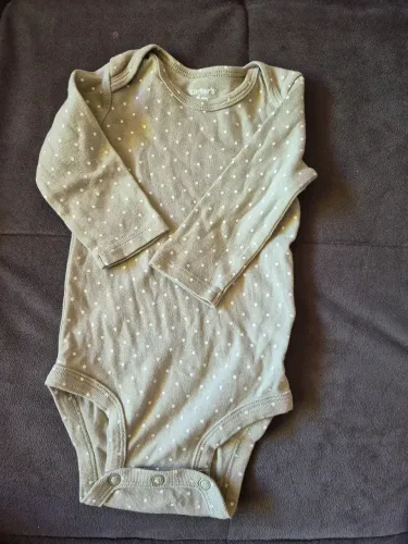 Body Carters verde, tamanho 6 meses