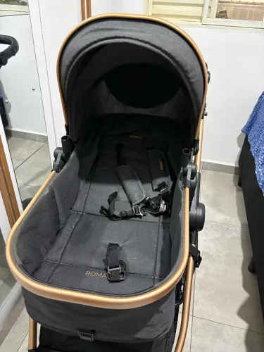 Carrinho de Bebê + Bebê Conforto R$ 800,00