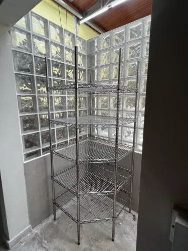 Estante inox de canto