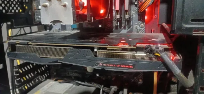 Placa de video GTX 1070 Rog Strix
