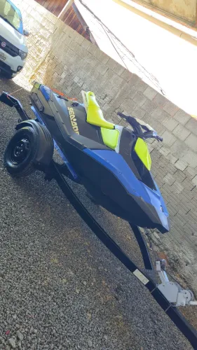 Jet sky seadoo spark 