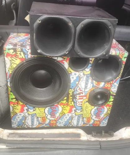 Som automotivo Caixa trio
