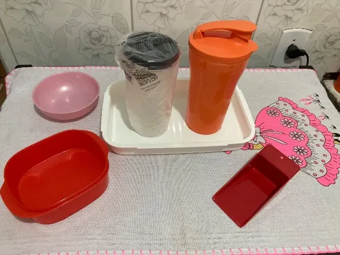 Vasilhas Tupperware e Doações