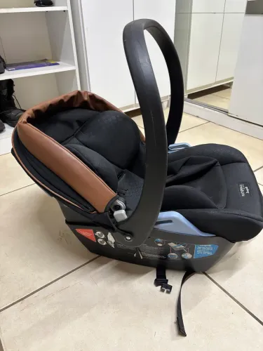 Vendo bebê conforto com isofix 