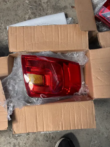 Conjunto de lanternas originais Jetta tsi sem detalhes