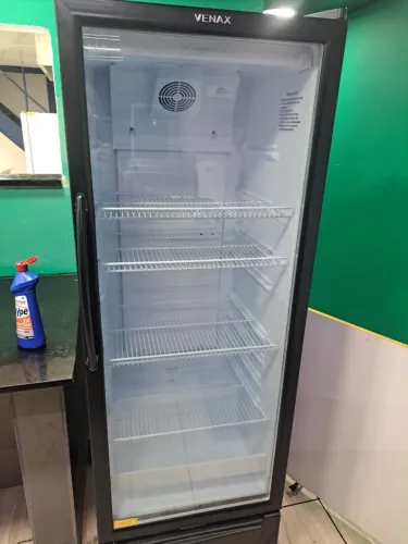 Expositor de Bebidas Venax 300 Litros Preto VV300 - 110v
