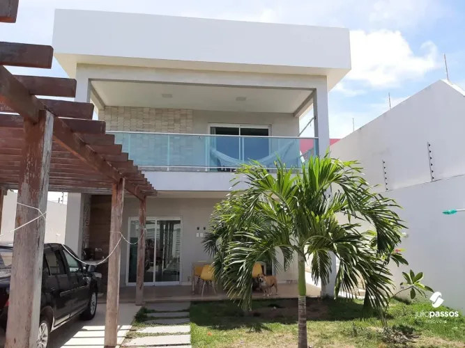 Casa à venda no bairro Aruana, área terreno 300m², rua Manoel Espinheira Fonseca