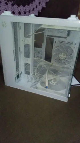 Bluecase Gabinete Gamer Aquário Life Pro MICRO-ATX, MINI-ITX com 5 Fans Rainbow Branco