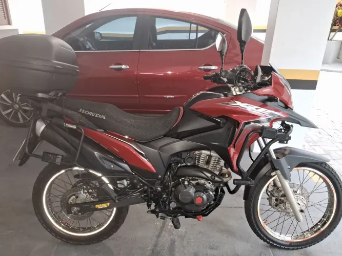 Vendo moto xre 190 quitada