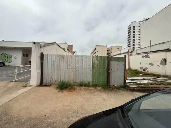 Terreno na Zona Central