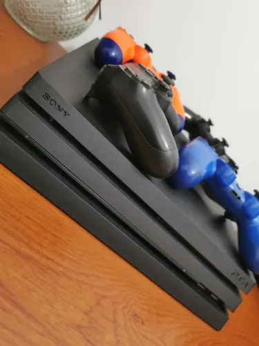 PlayStation 4pro 1tera pouco usado super conservado