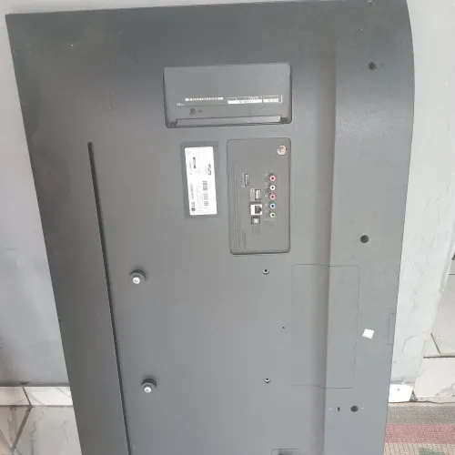TV LG COM DEFEITO