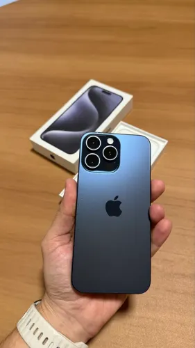 iPhone 15 Pro Max 256GB Blue Titanium, Seminovo 89%, Garantia 
