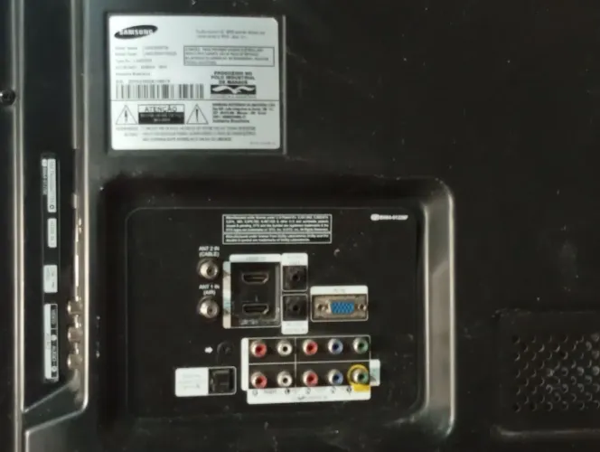 Vendo ou Troco Tv Samsung 42 Por 650 Com Aparelho para torná-la Smart 