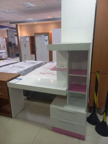 Escrivaninha ou mesa pra estudos