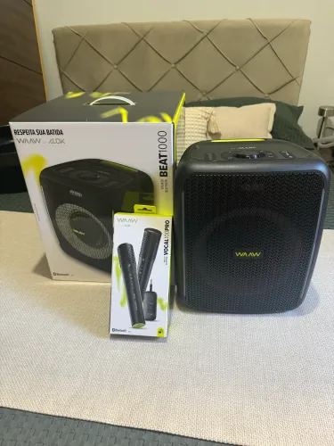 Caixa de som ALOK com 2 microfones