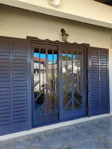 Vende-se 2 portas de angelim