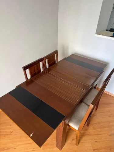 Mesa de 4 lugares
