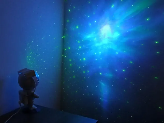 Luminária Projetor Astronauta Com Controle