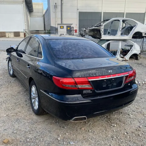 SUCATA Hyundai Azera GLS 3.3 V6 24v 265cv 2011