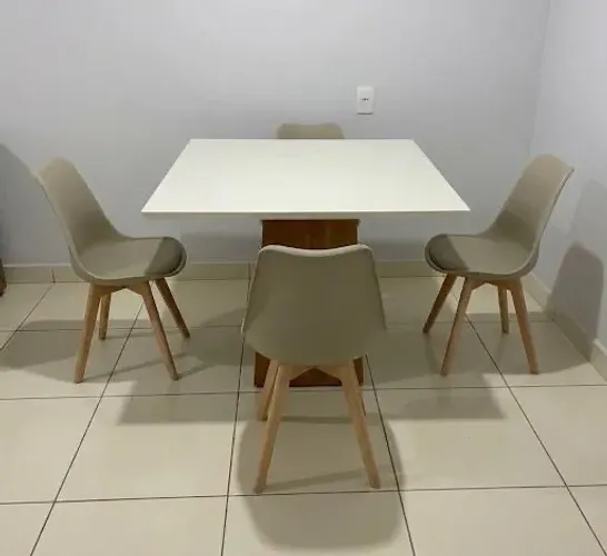 Jogo de cadeira e mesa