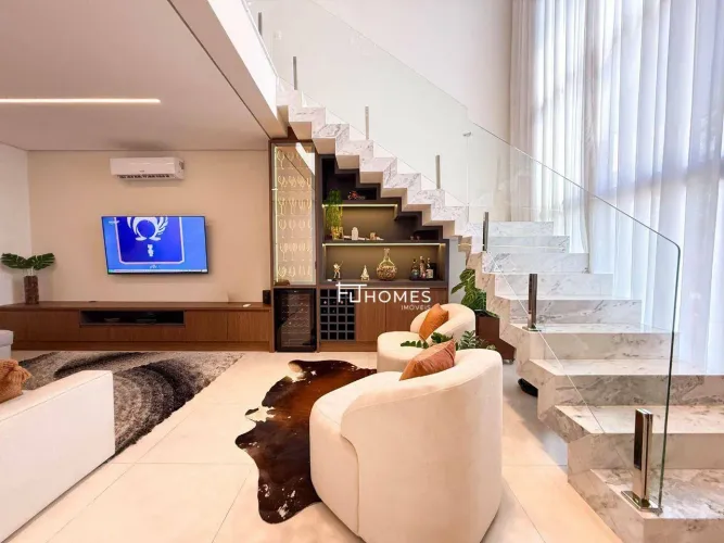 Sobrado com 3 dormitórios à venda, 300 m² por R$ 2.500.000,00 - Condomínio Residencial Evi