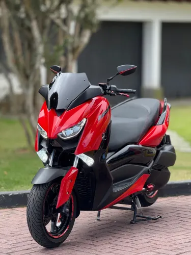 XMax 2023 TOP - Revisões feitas, IPVA pago, acessórios, de bom gosto!