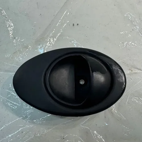 Maçaneta Porta Dianteira Direita Chery Qq 1.0 3cc 2015 Preto Dianteira