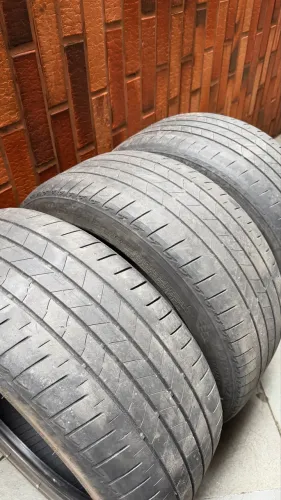 Pneu Bridgestone 225/45/17 - 03 unidades