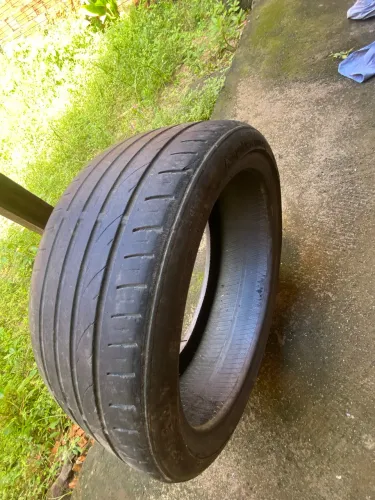 Vendo pneu 195/40 aro 17   