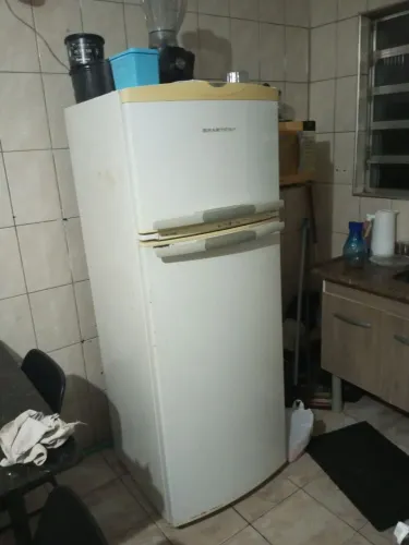 Geladeira Brastemp em ótimo estado.