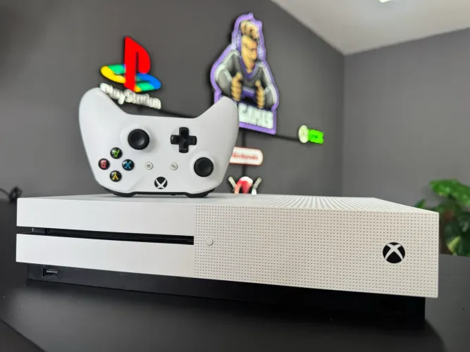 Xbox One S 1 Terá (LOJA FÍSICA)