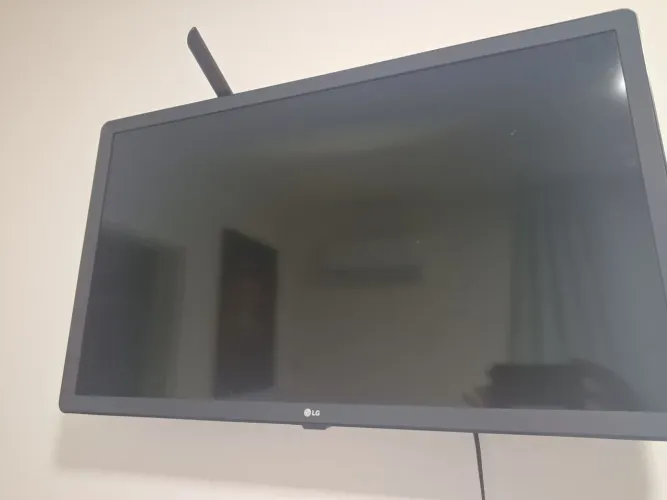 TV com defeito. Ela esquenta e desliga