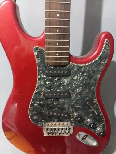 Guitarra stratocaster Dolphin by Mendes