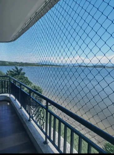 Apartamento na Praia do Pecado, com 3 quartos, sendo uma suíte e vista deslumbrante para L