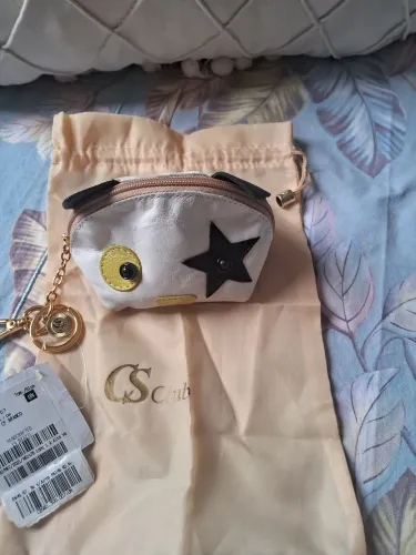 Porta moedas chaveiro Carmen Steffens em couro, novo.