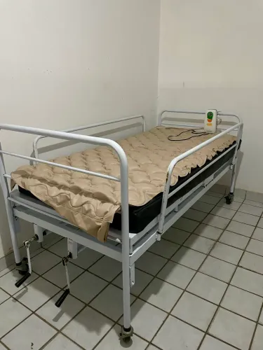 Cama hospitalar completa 