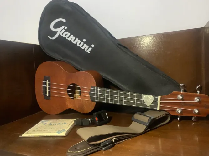 Ukulele - Giannini Acoustik