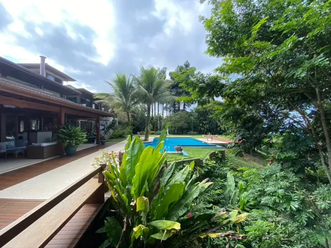 Casa à venda no Condomínio Praia Brava - Ubatuba/SP.