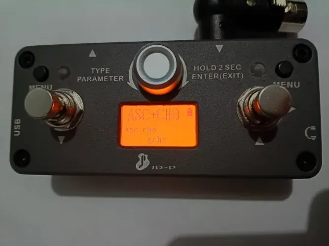 Pedal Guitarra Just Pro JD-P Multiefeitos (Drive, Chorus, Delay, Equalizador, Amplificador