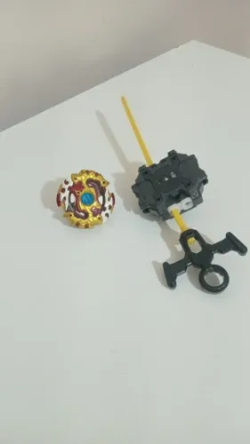 Beyblade Burst Spriggan Requiem com Lançador RL