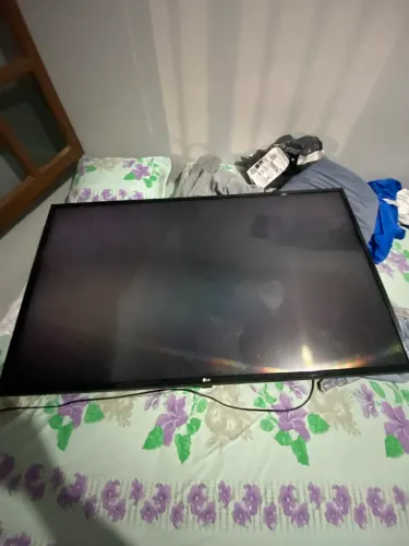 LG Smart TV Full HD de 49 polegadas