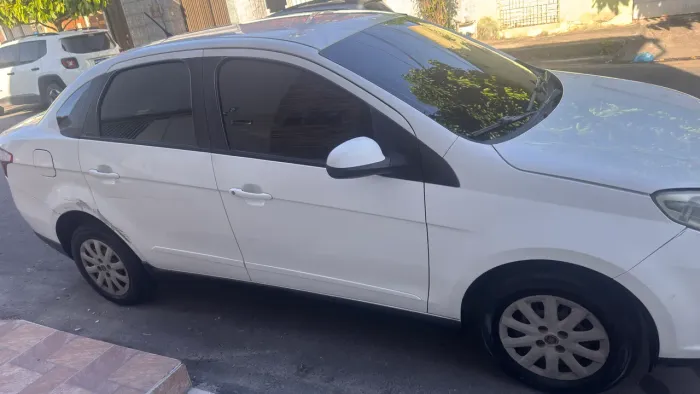 Fiat Grand Siena Attrac. 1.4 EVO F.flex 8V 2014
