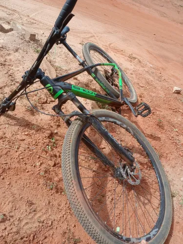 Bicicleta Shoot Aro 29 - Excelente Estado, Pronta para Pedalar