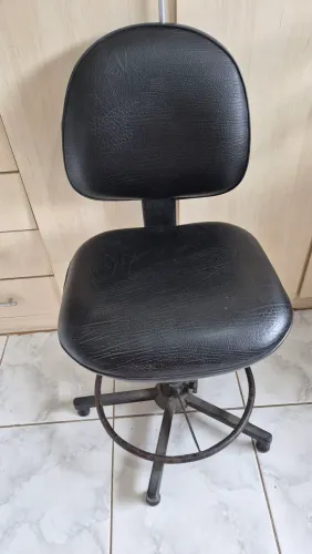 Cadeira de escritório preta