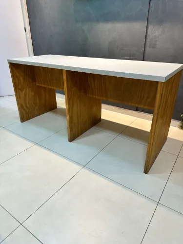Mesa para escritório e estudo 