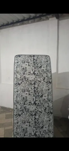 Vende-se colchão de solteiro