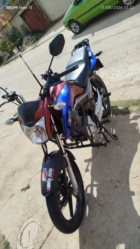 Vendo Titan 160 ano 2016 toda em dia, revisada recentemente fiz troca da embreagem e bucha